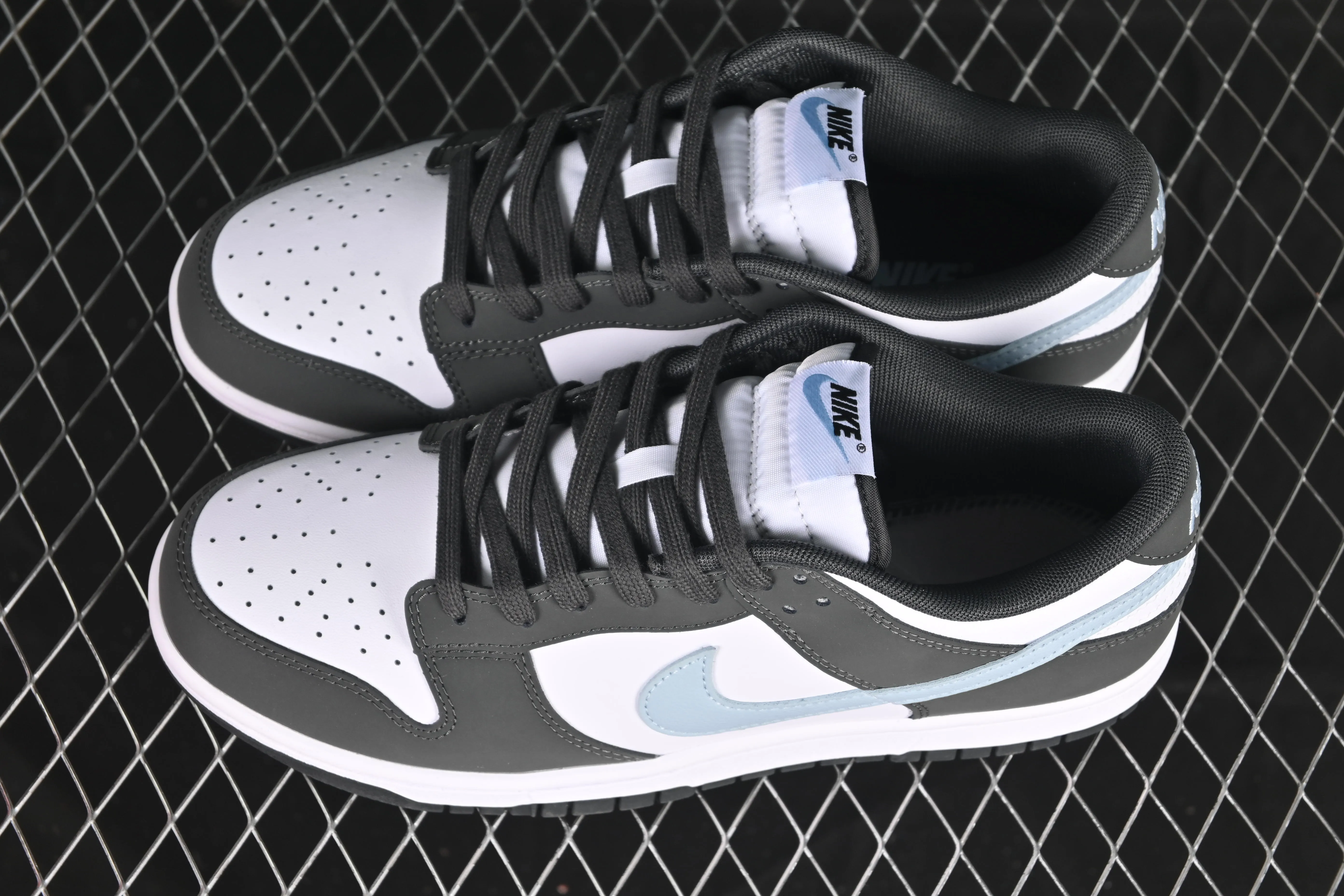 All categories Nk SB Dunk series Nk SB Dunk Low low-top sneakers Nike SB Dunk Low white anthracite low-top casual sneakers IB3079-100
